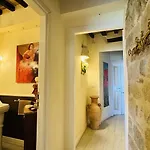 Residenza Teatro Antico تودي