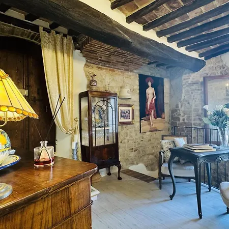 Residenza Teatro Antico 4*