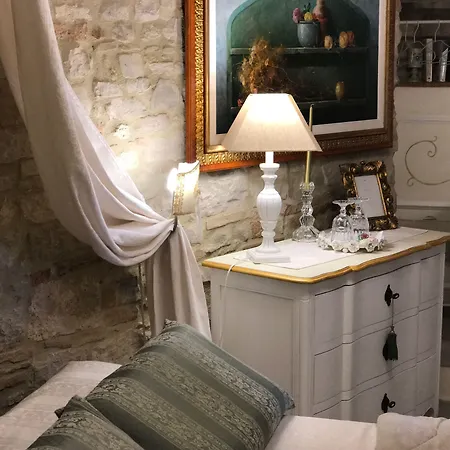 Residenza Teatro Antico Affittacamere 4*